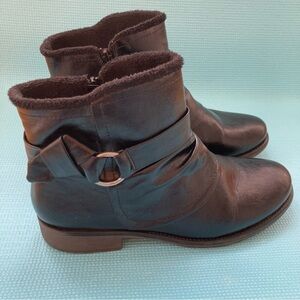 Baretraps Women's Black Zip Lined Boots Size 11 M.
